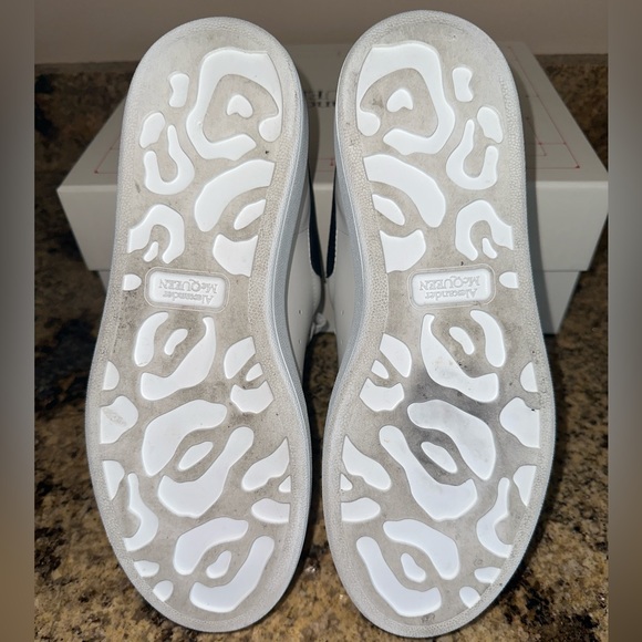 Alexander McQUEEN Women's Oversized Suede Heel Detail Sneakers - Picture 9 of 11